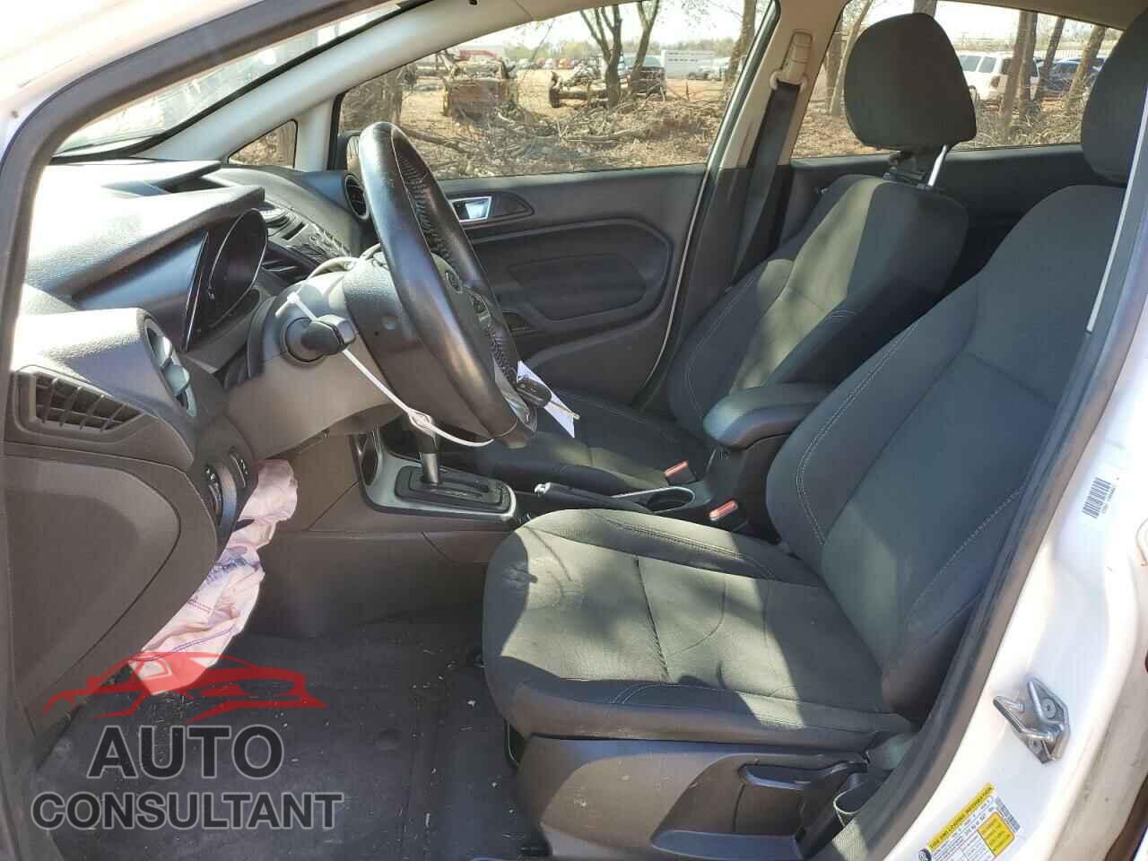 FORD FIESTA 2015 - 3FADP4EJ5FM204701