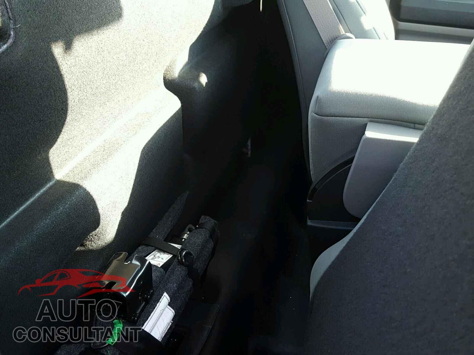 FORD F150 2018 - 1FTMF1CB3JKC19656