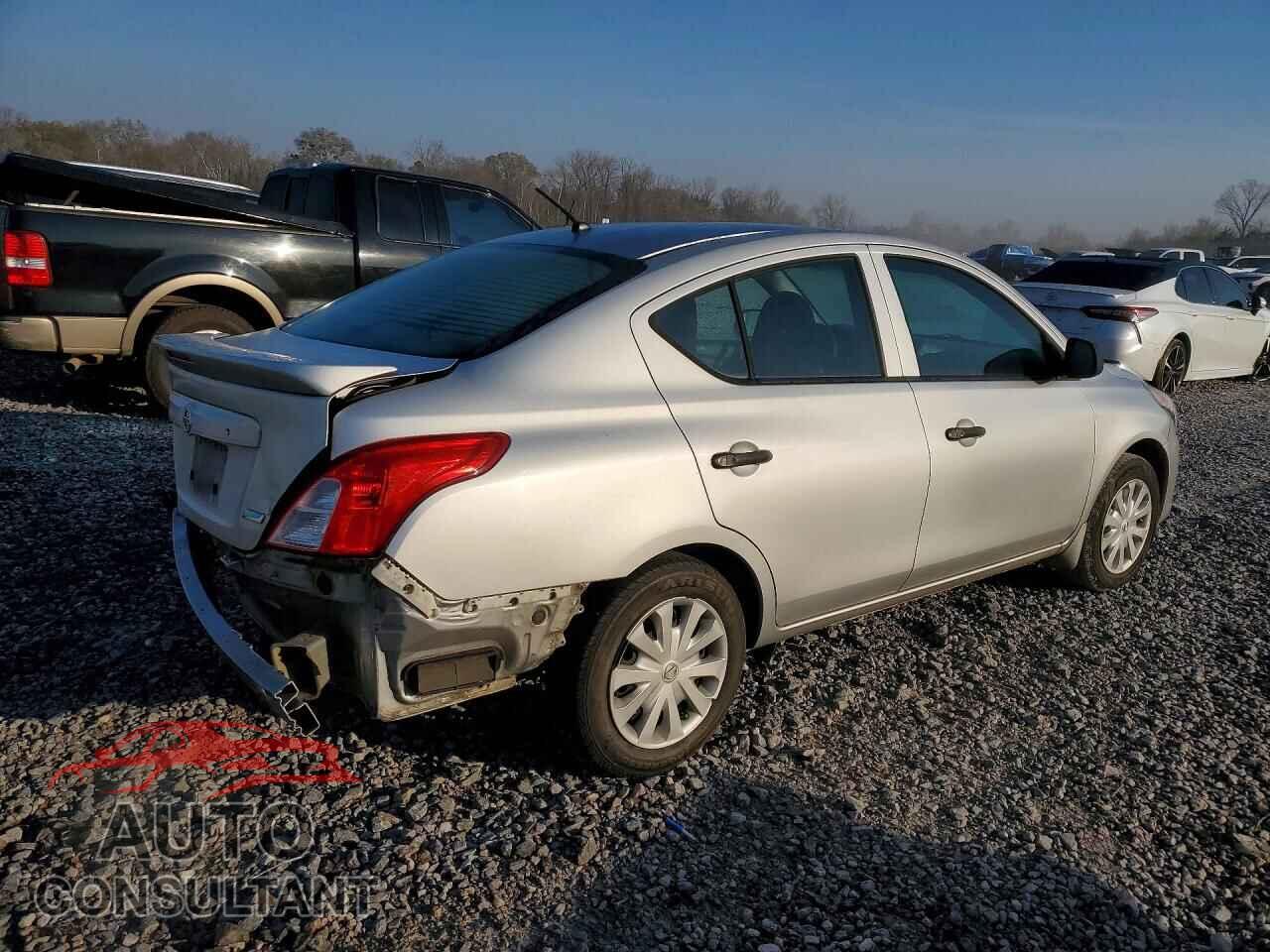 NISSAN VERSA 2015 - 3N1CN7AP0FL949405