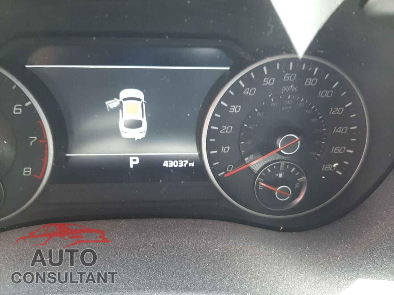 KIA STINGER 2018 - KNAE55LC8J6013861