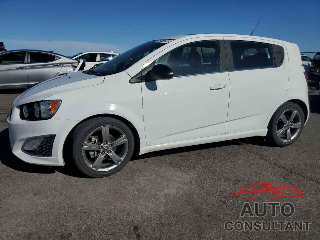 CHEVROLET SONIC 2013 - 1G1JG6SB1D4213368
