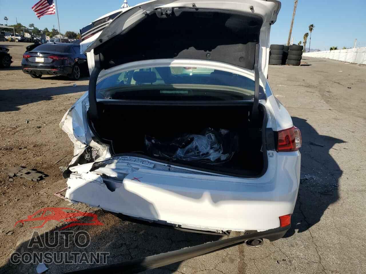 LEXUS IS 2016 - JTHBA1D23G5031150