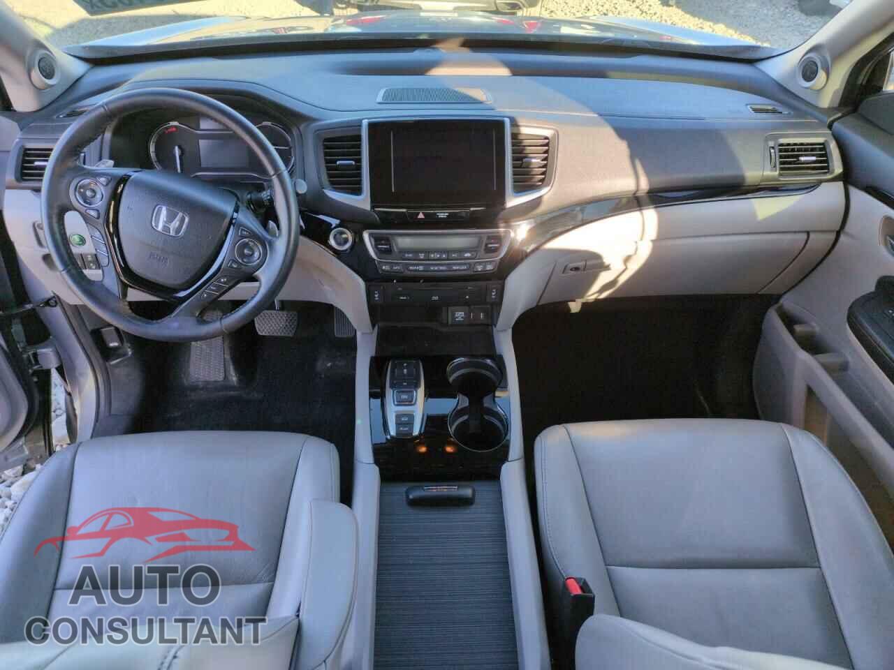 HONDA PILOT 2017 - 5FNYF6H9XHB074322