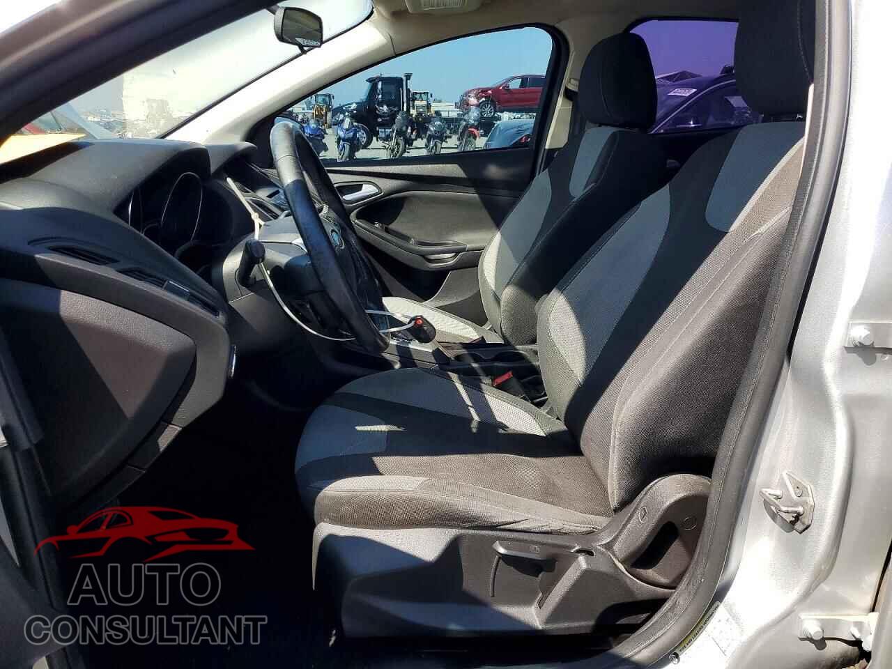 FORD FOCUS 2014 - 1FADP3F22EL143812