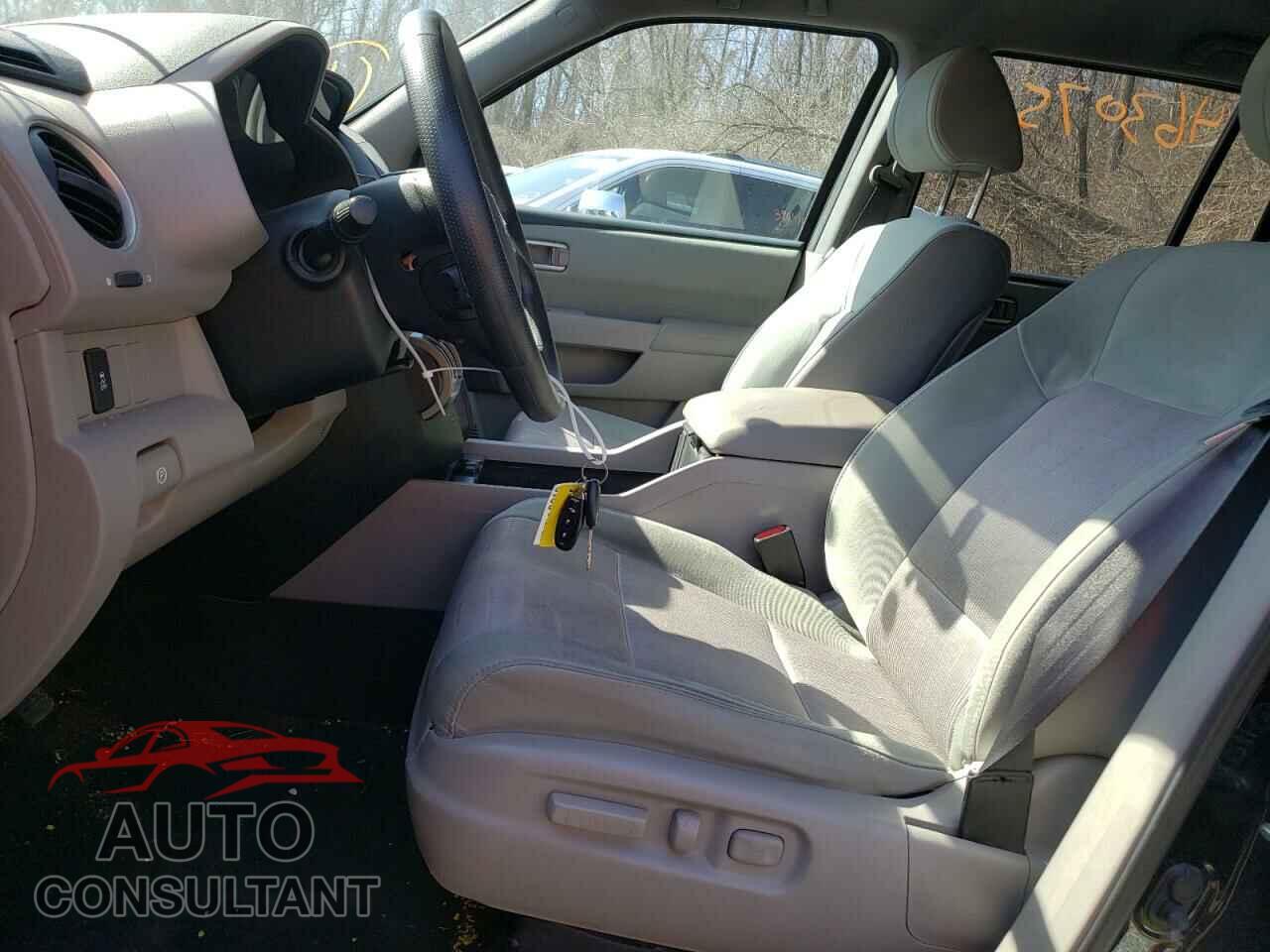 HONDA PILOT 2015 - 5FNYF4H44FB016552
