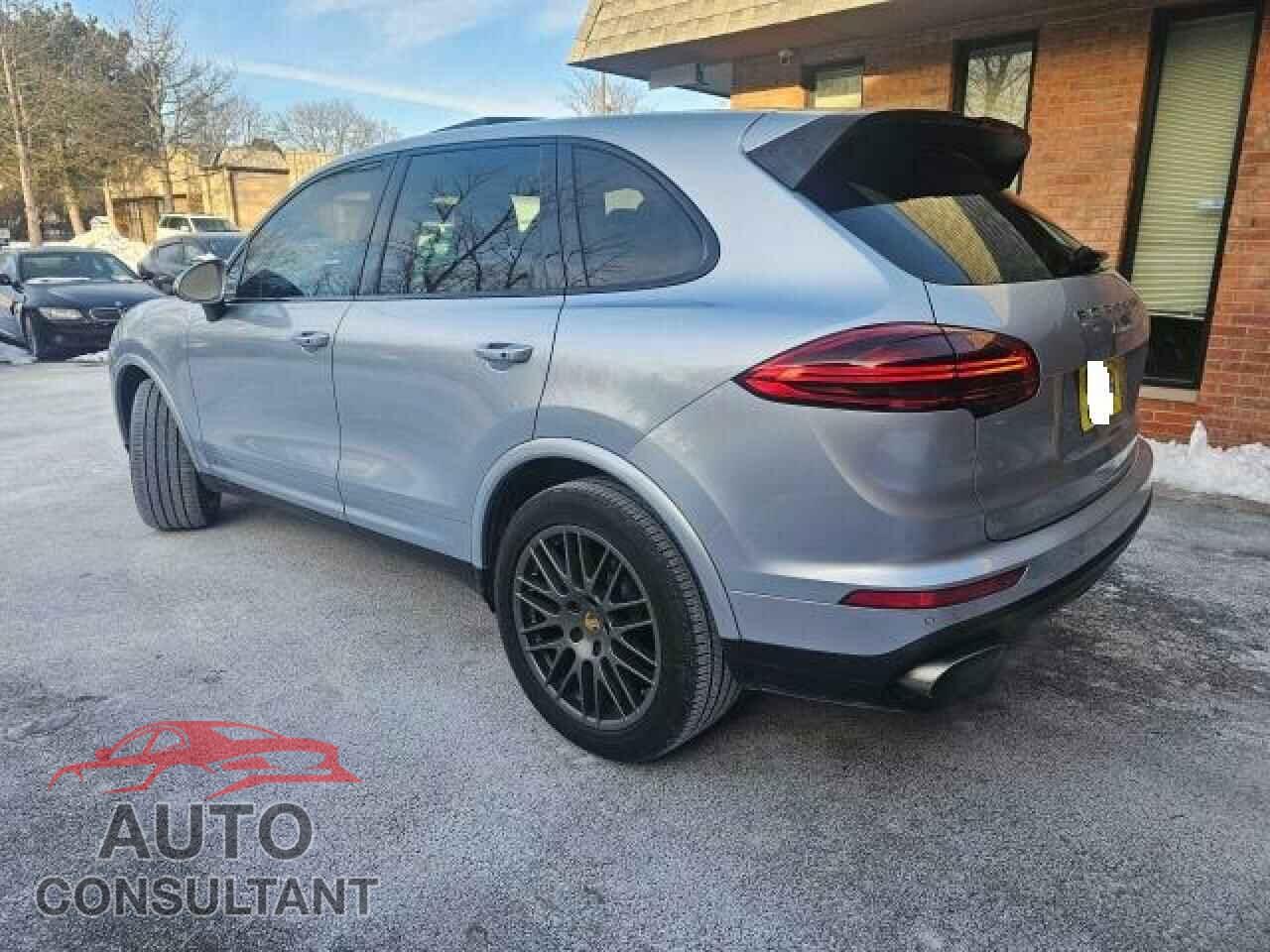 PORSCHE CAYENNE 2017 - WP1AA2A23HKA84570