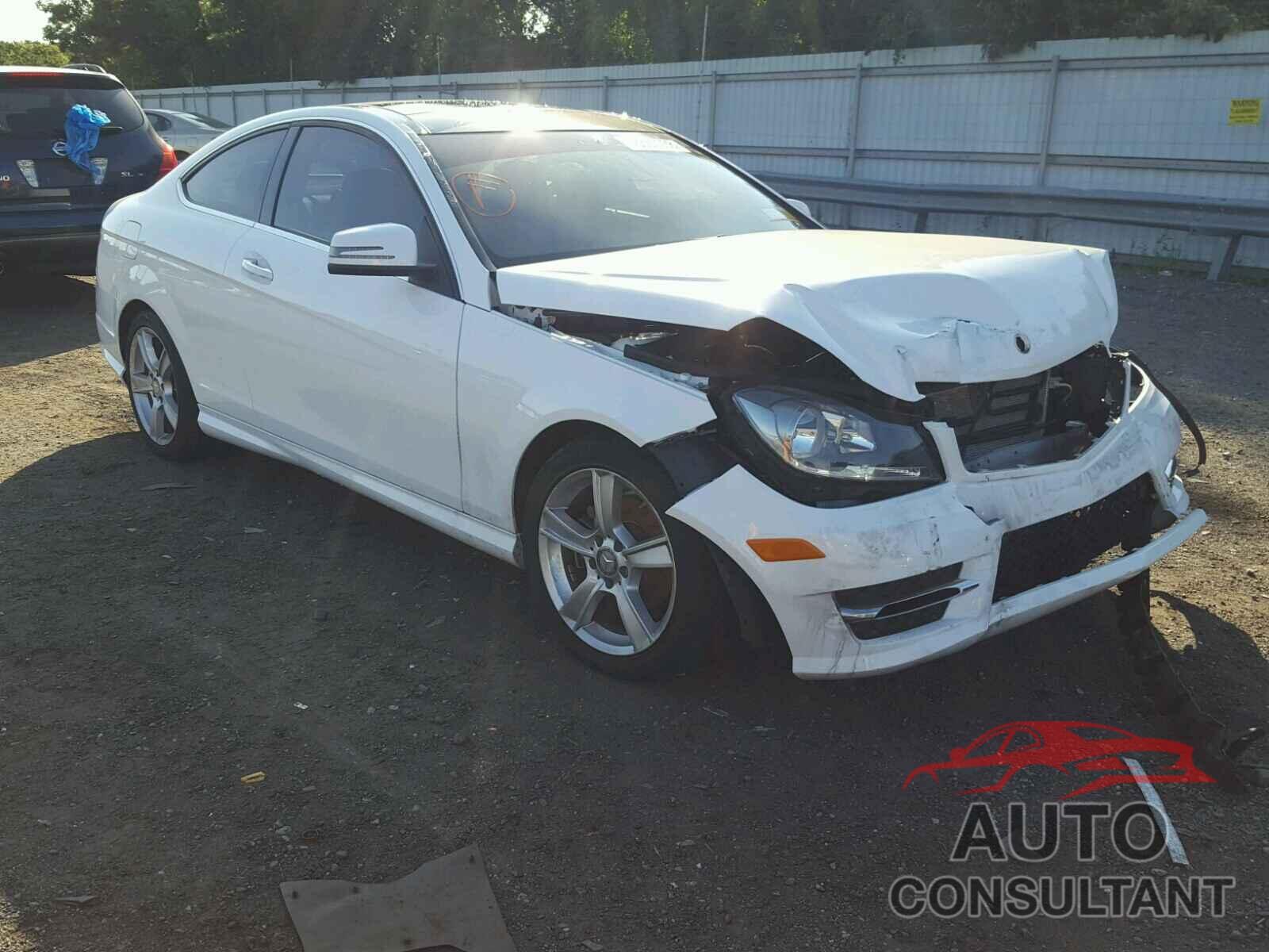 MERCEDES-BENZ C 250 2015 - WDDGJ4HB5FG366647