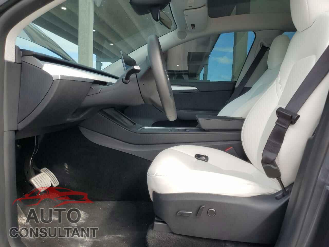 TESLA MODEL Y 2023 - 7SAYGDEF7PF897352