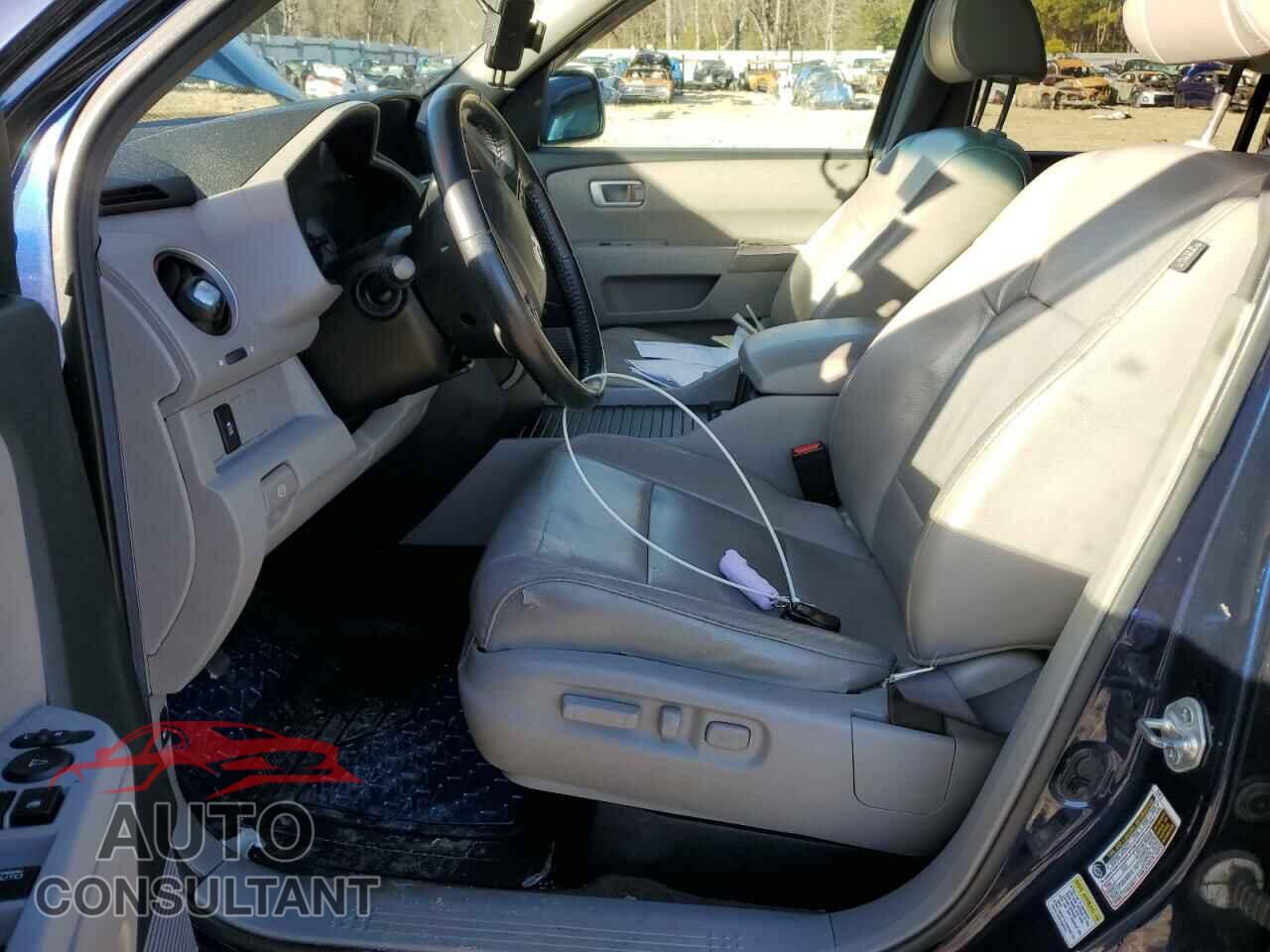 HONDA PILOT 2013 - 5FNYF4H50DB052311
