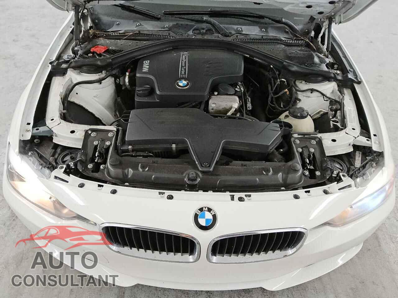 BMW 3 SERIES 2013 - WBA3C1G57DNR47344