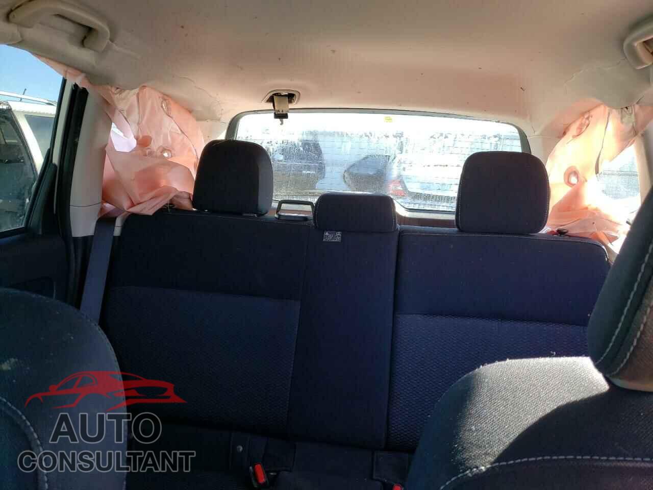 SUBARU FORESTER 2015 - JF2SJAAC5FG538554