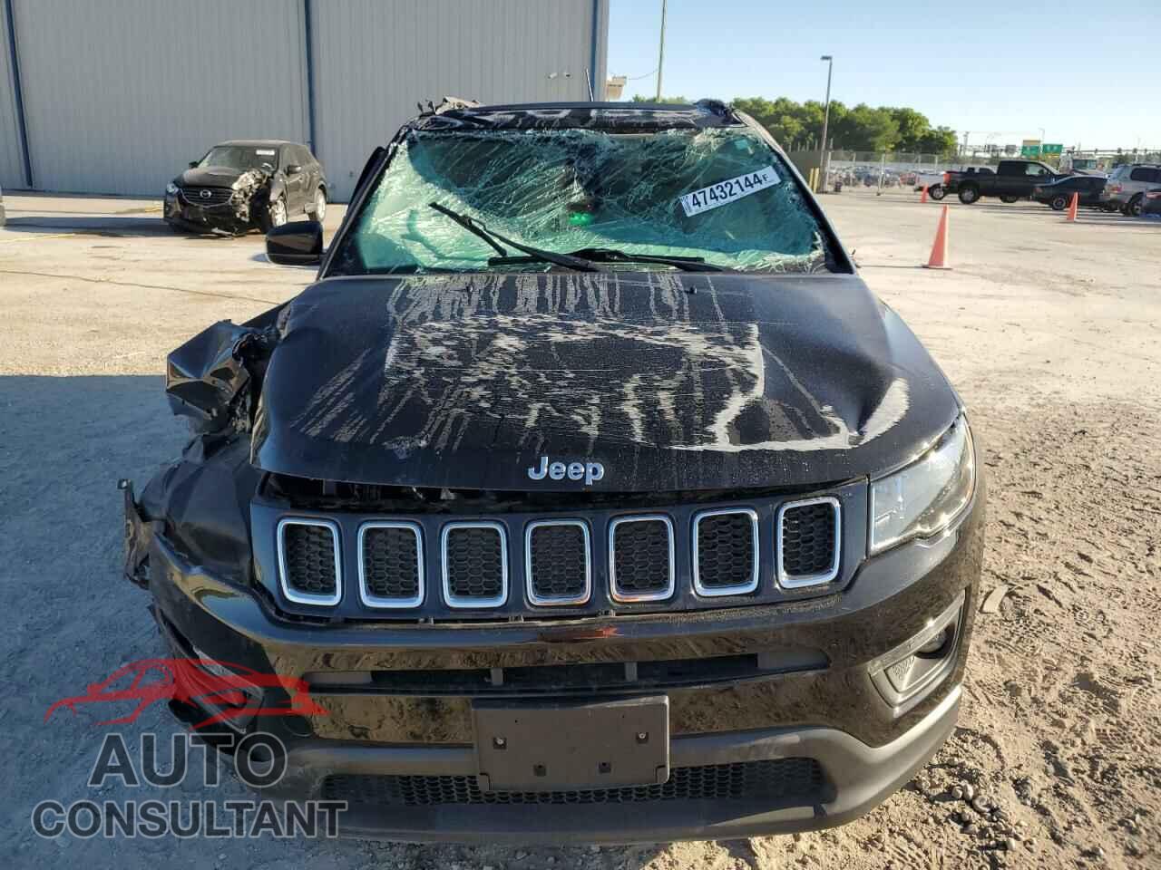 JEEP COMPASS 2018 - 3C4NJDBB3JT179907