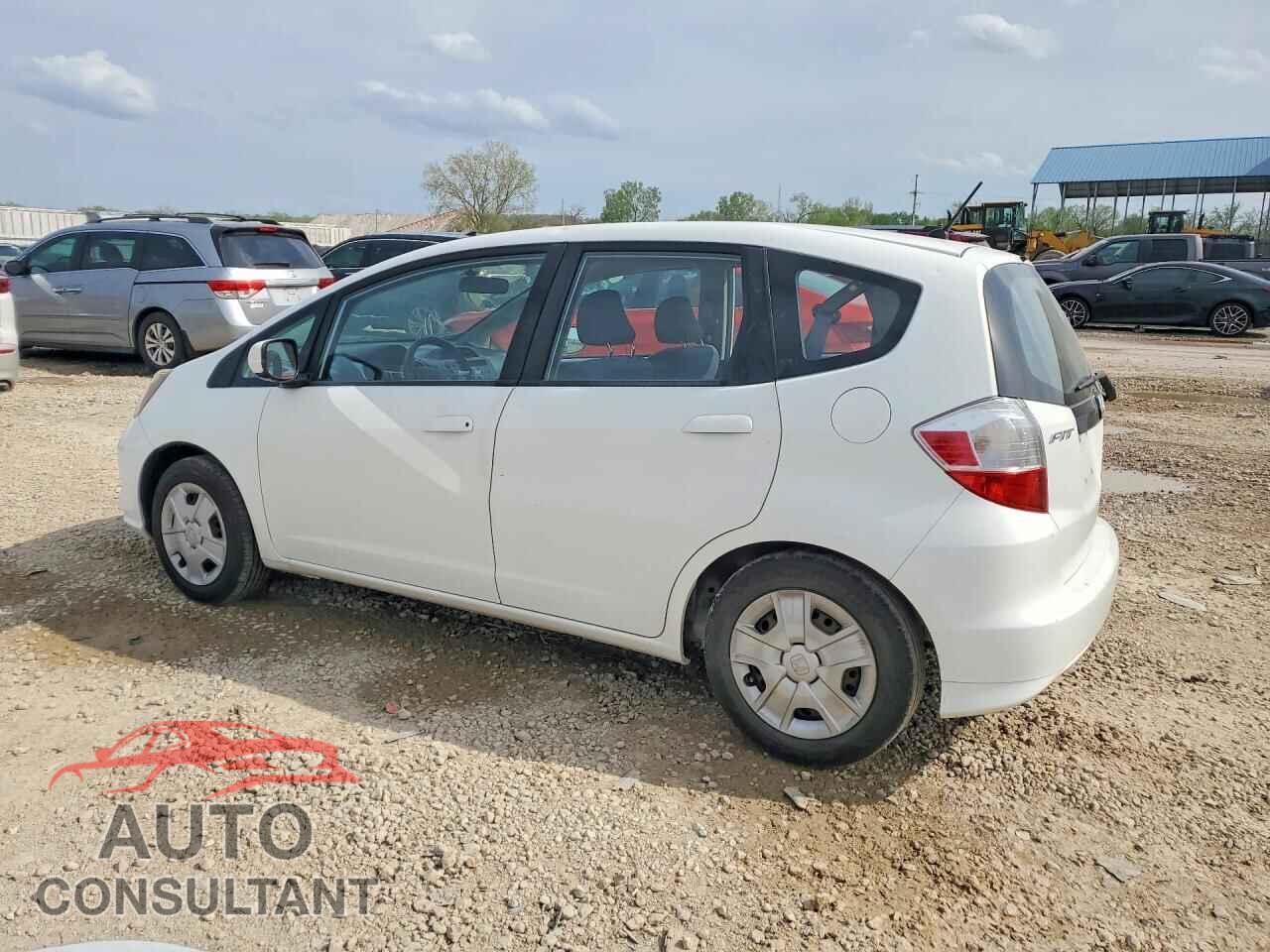 HONDA FIT 2013 - JHMGE8H32DC075668