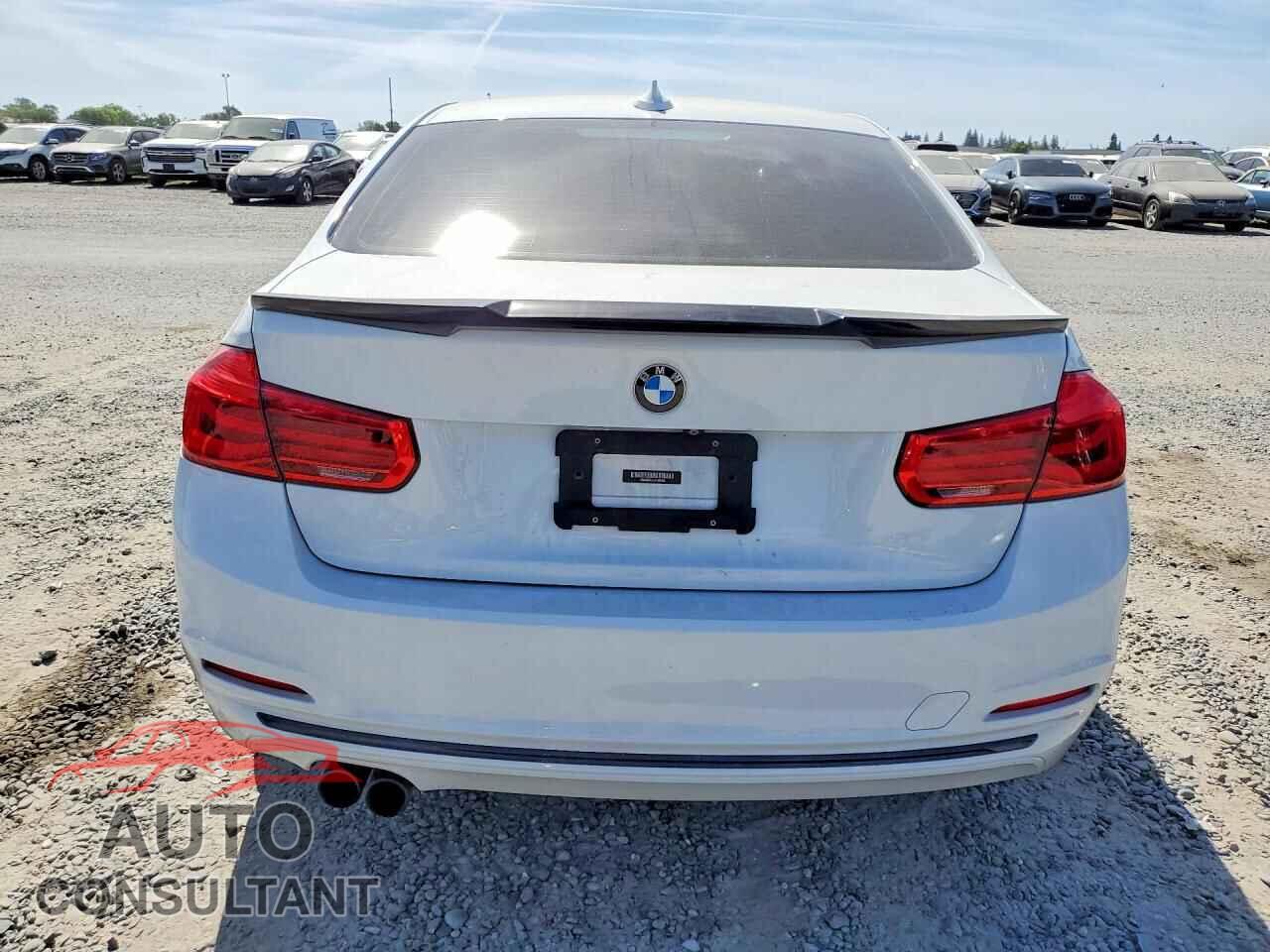 BMW 3 SERIES 2018 - WBA8B9C50JEE82496