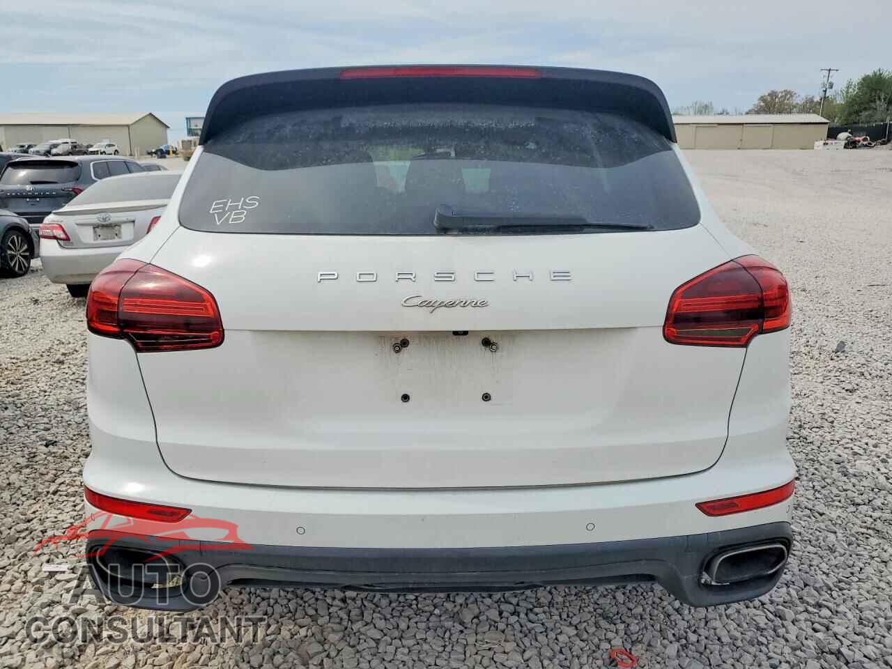 PORSCHE CAYENNE 2016 - WP1AA2A25GKA08945