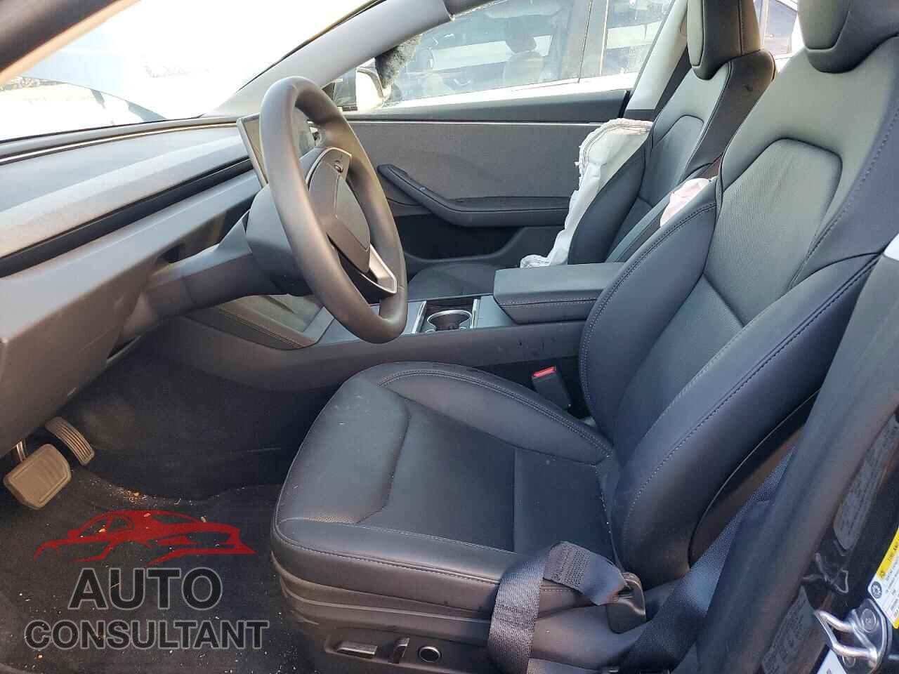 TESLA MODEL 3 2025 - 5YJ3E1EA4SF932776