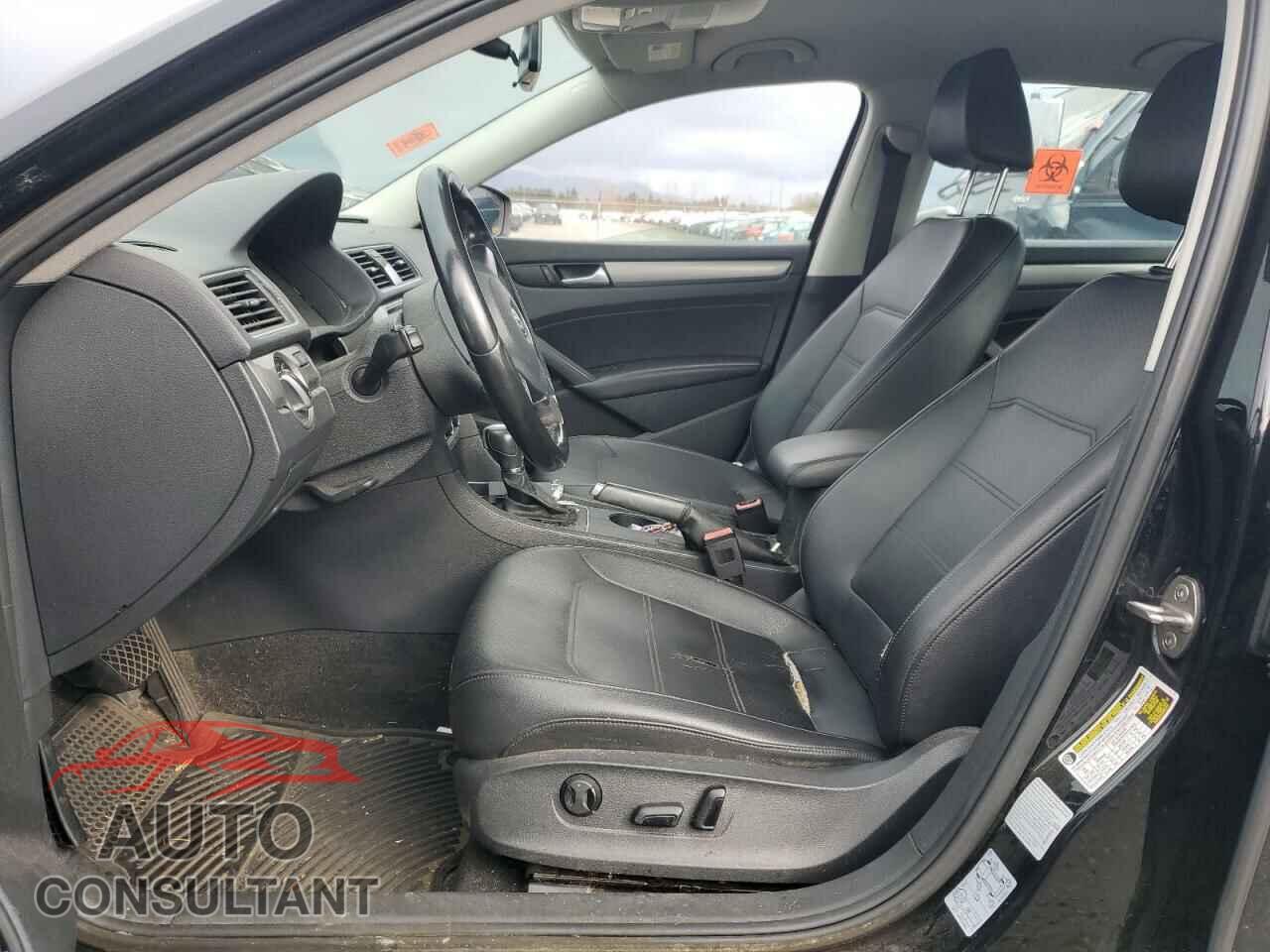 VOLKSWAGEN PASSAT 2015 - 1VWAT7A37FC078308