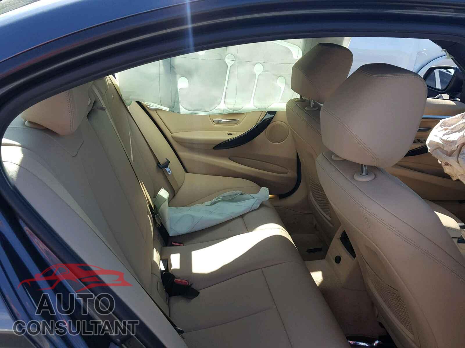 BMW 3 SERIES 2016 - WBA8E9G59GNU29352