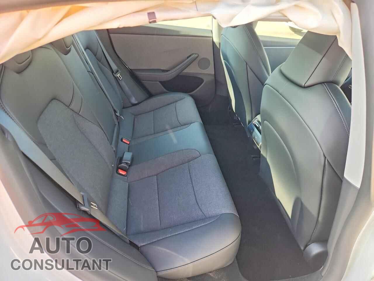 TESLA MODEL 3 2025 - 5YJ3E1EA4SF135878