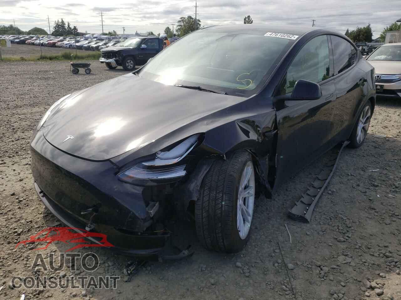 TESLA MODEL Y 2021 - 5YJYGDEE8MF153131