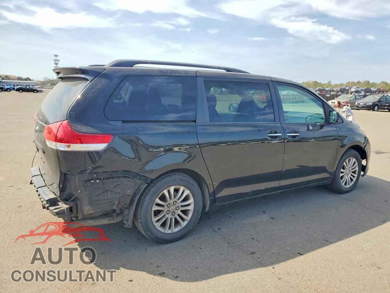 TOYOTA SIENNA 2013 - 5TDYK3DC8DS370537