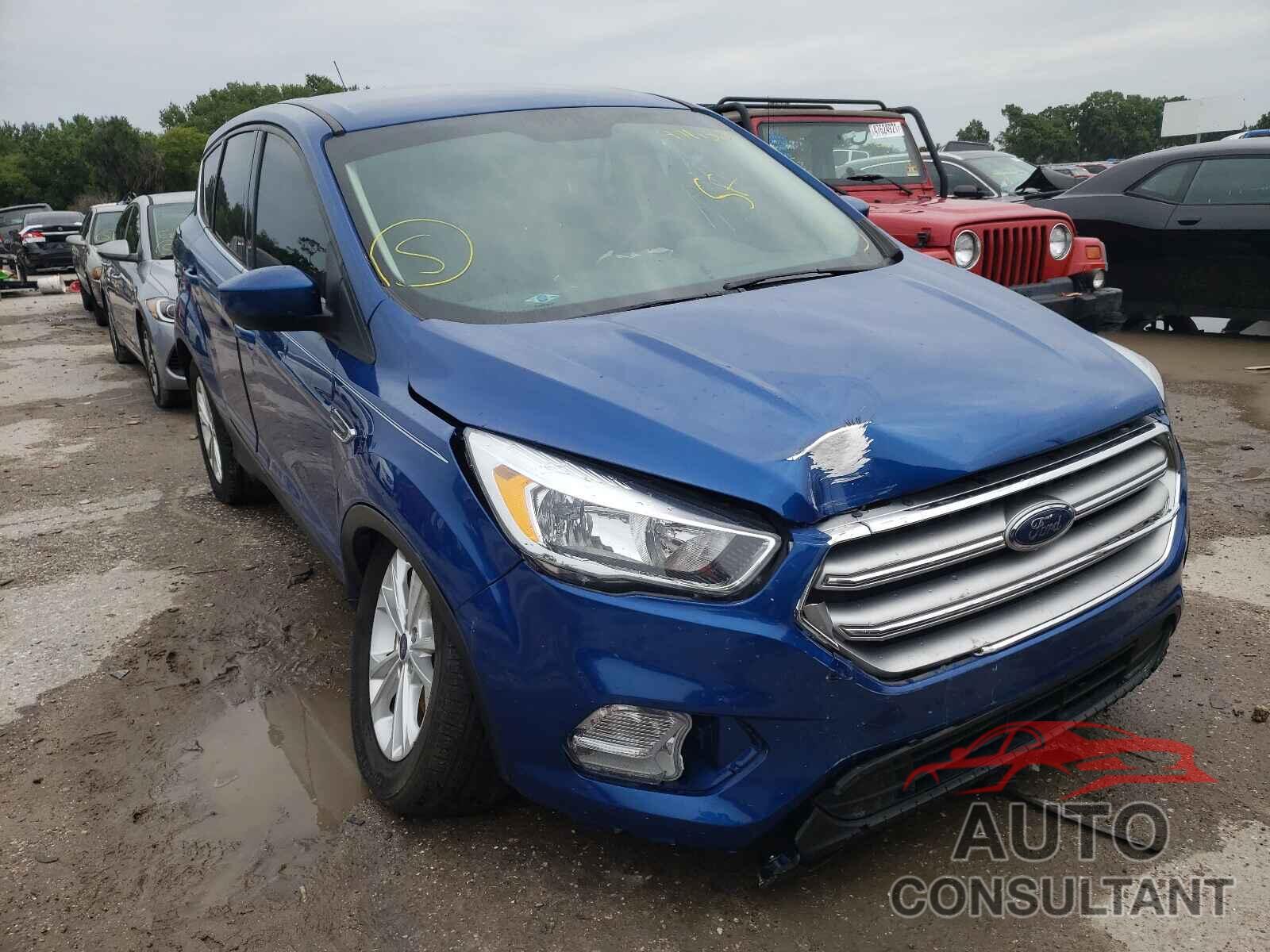 FORD ESCAPE 2017 - 1FMCU0GD1HUC73409