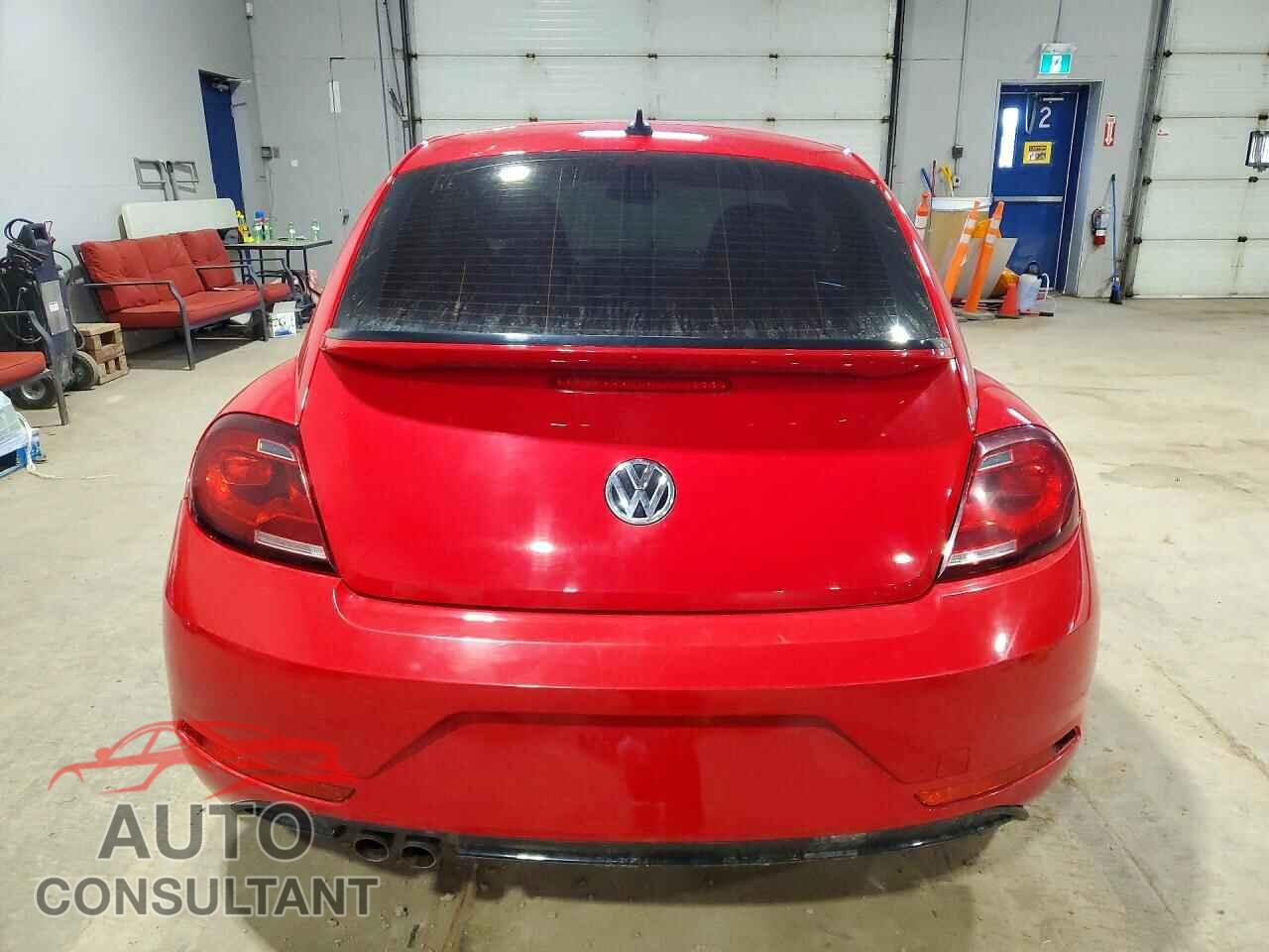 VOLKSWAGEN BEETLE 2017 - 3VWJ17AT2HM620471