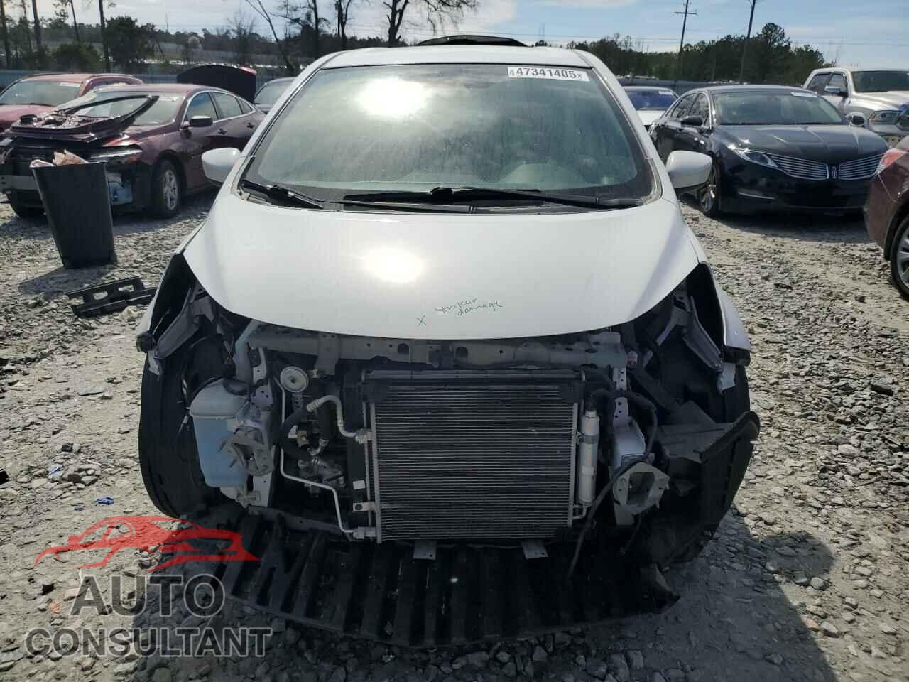 NISSAN VERSA 2017 - 3N1CE2CP7HL355591