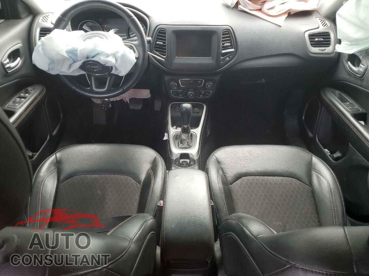 JEEP COMPASS 2018 - 3C4NJCBB0JT300631