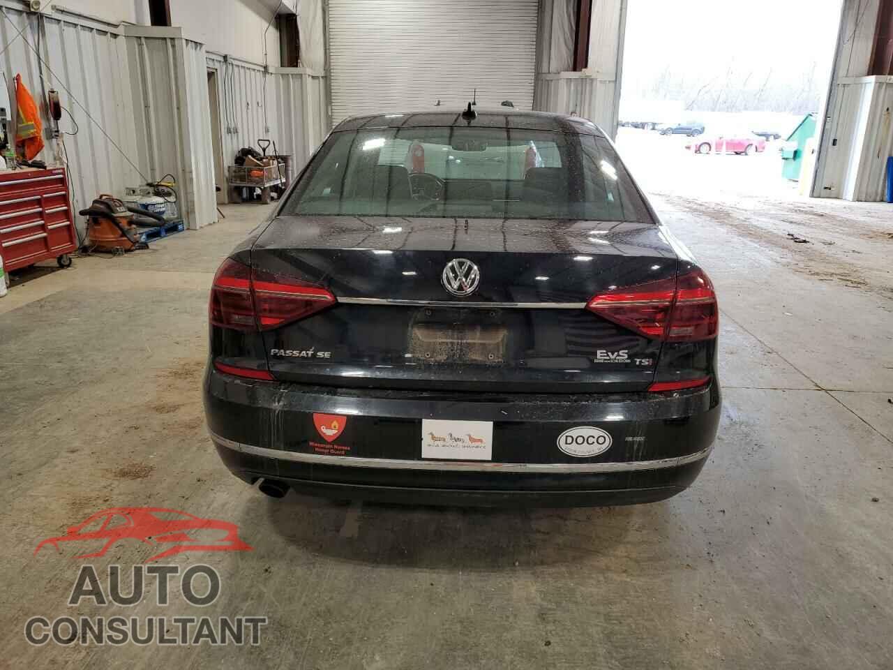 VOLKSWAGEN PASSAT 2017 - 1VWGT7A35HC058717