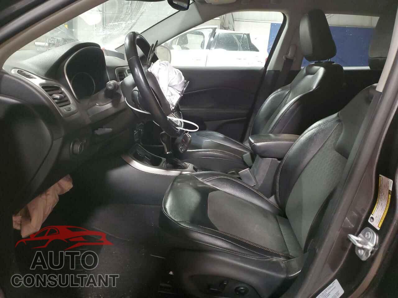JEEP COMPASS 2018 - 3C4NJDBBXJT131899
