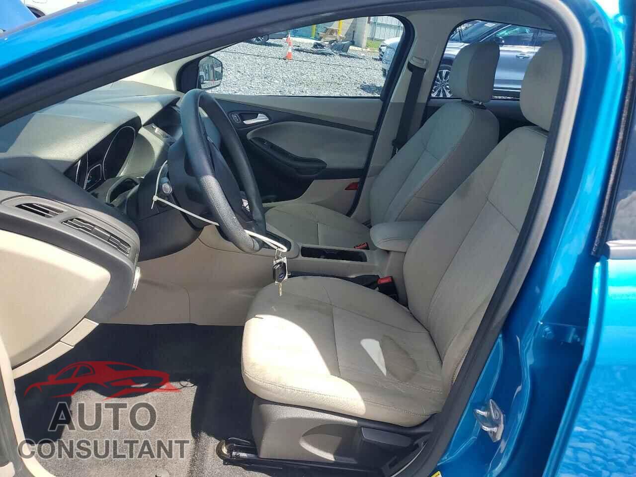 FORD FOCUS 2017 - 1FADP3F29HL208501