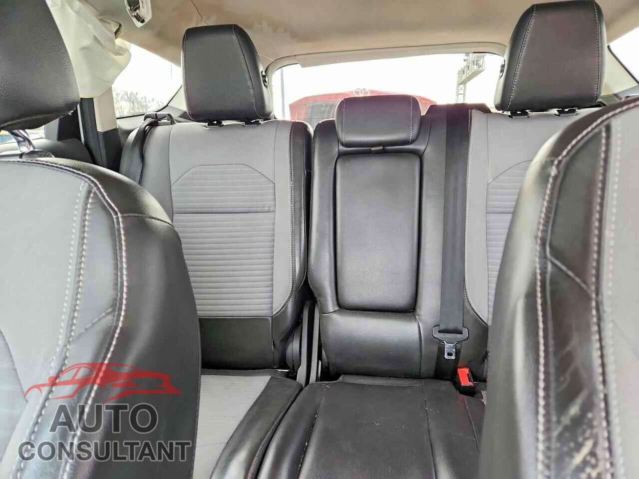 FORD ESCAPE 2017 - 1FMCU9GD5HUC75992