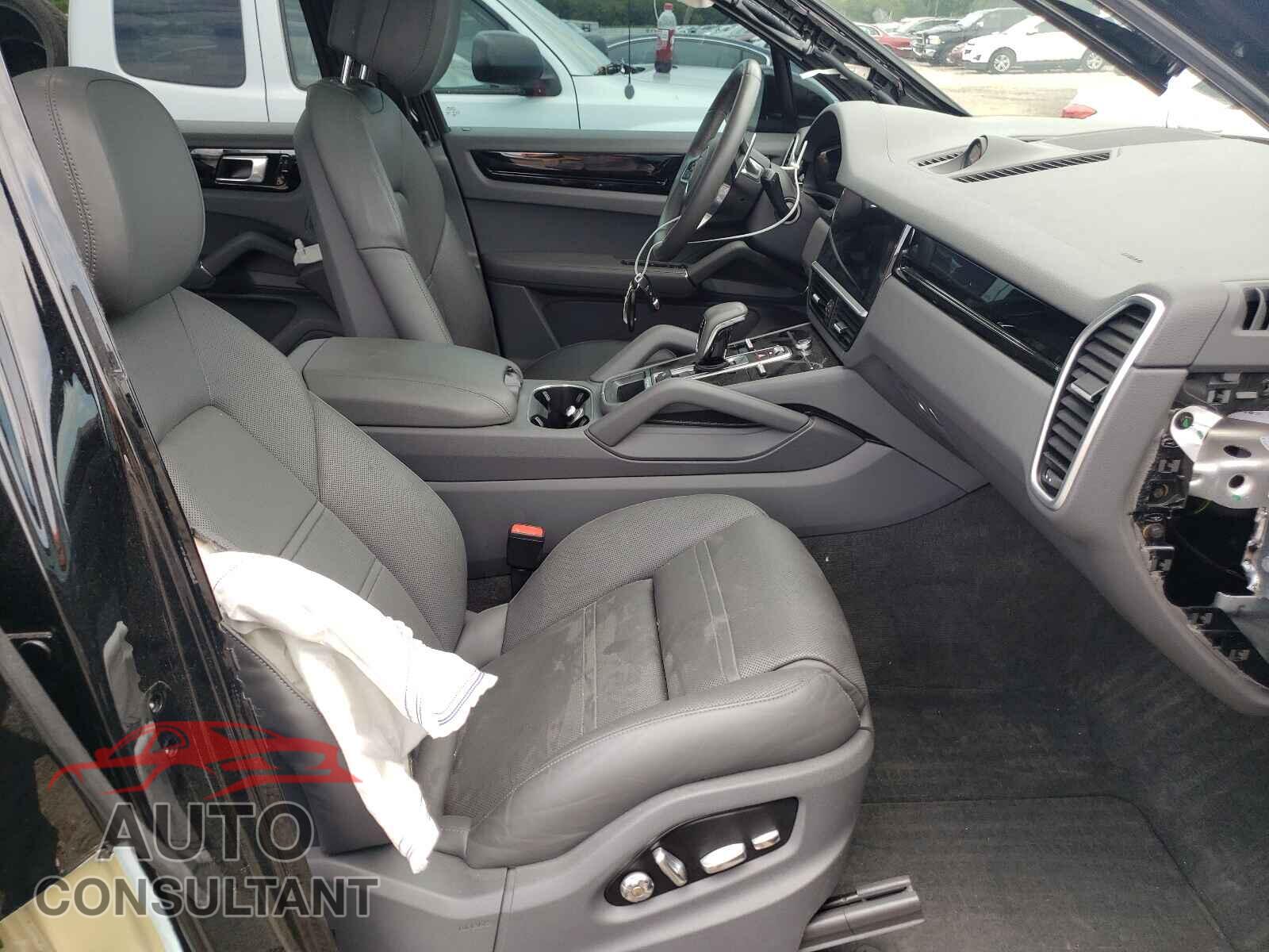PORSCHE CAYENNE 2019 - WP1AA2AY6KDA17607
