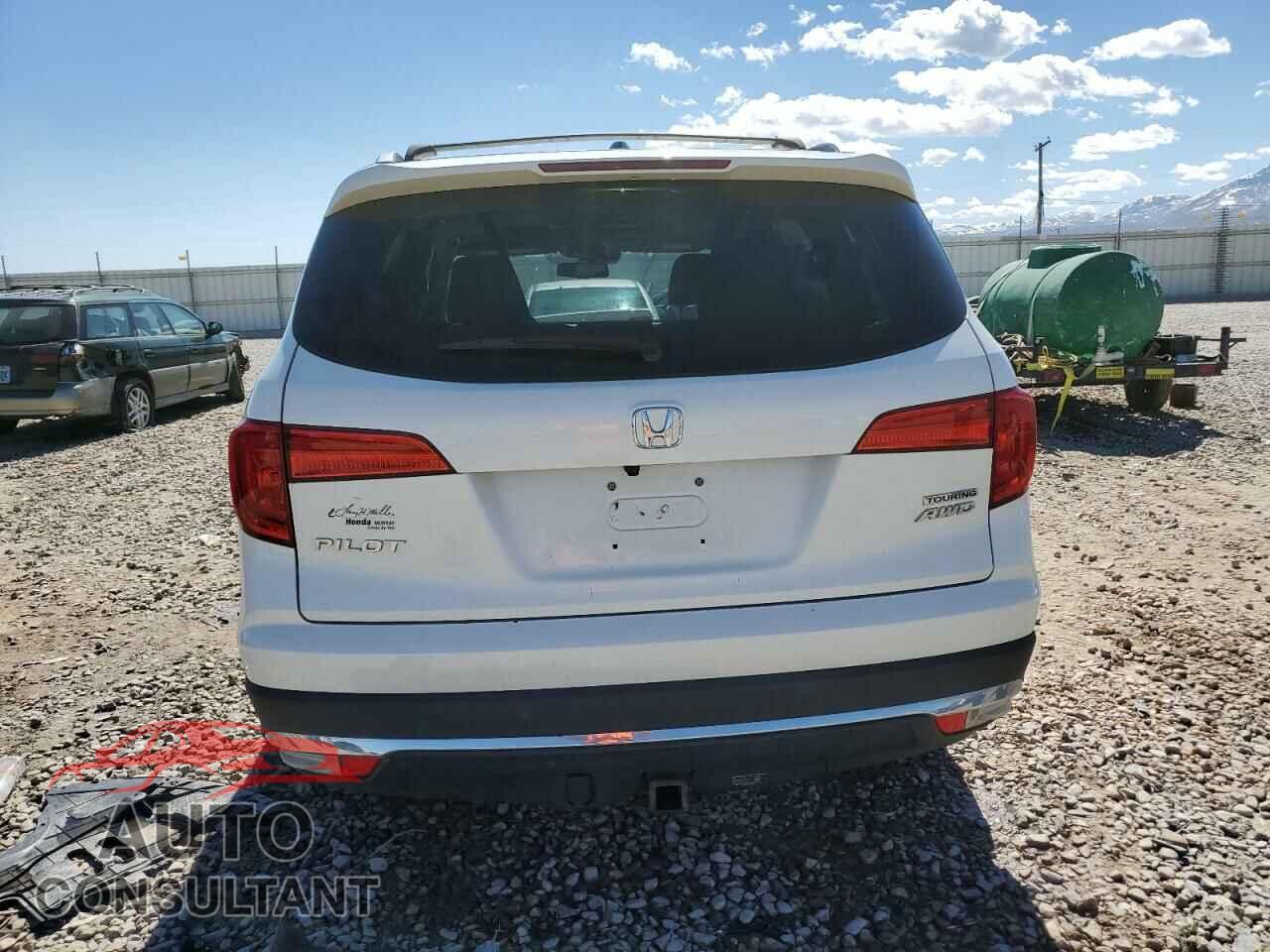 HONDA PILOT 2017 - 5FNYF6H93HB025611