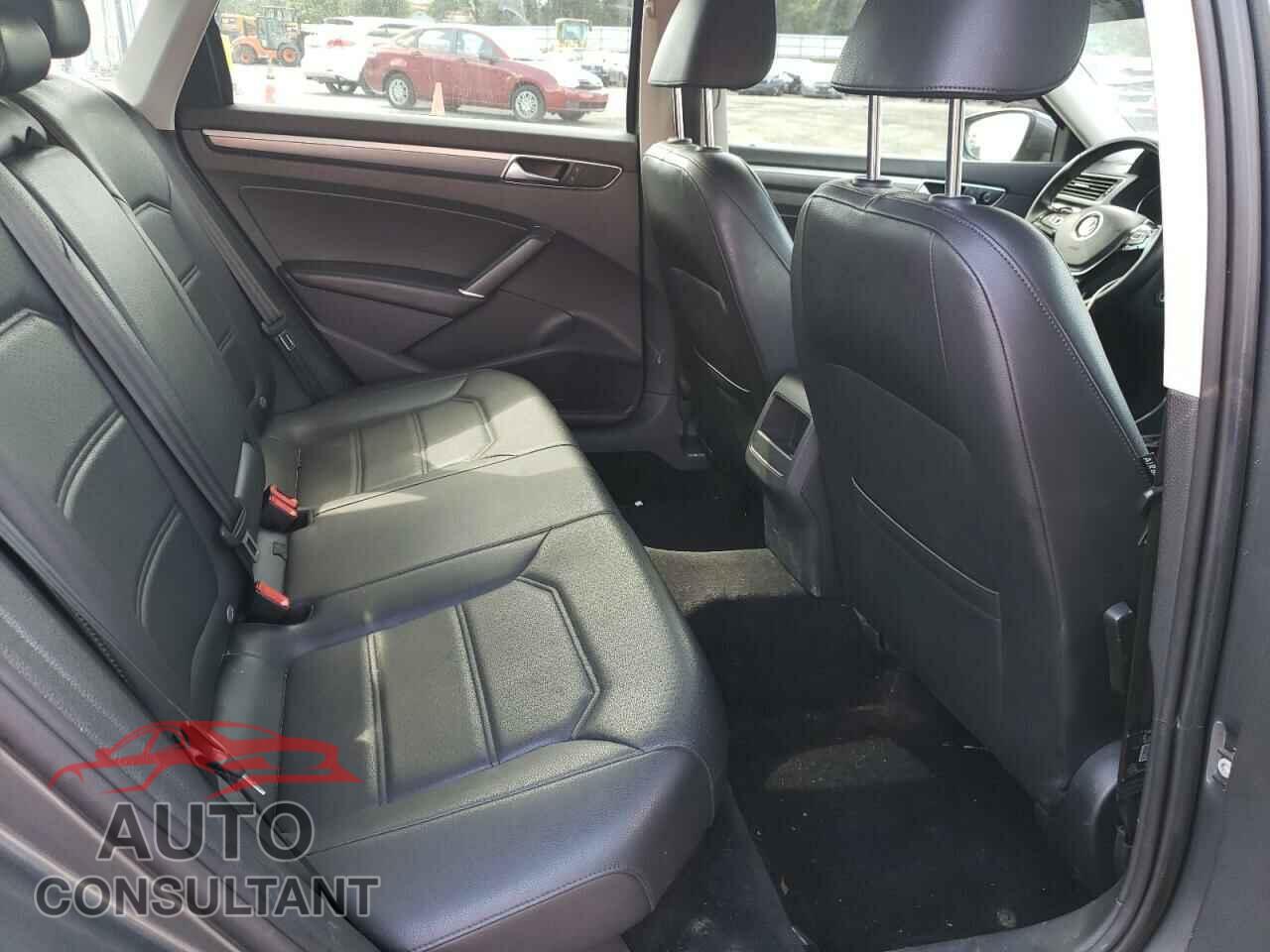 VOLKSWAGEN PASSAT 2017 - 1VWDT7A34HC075088
