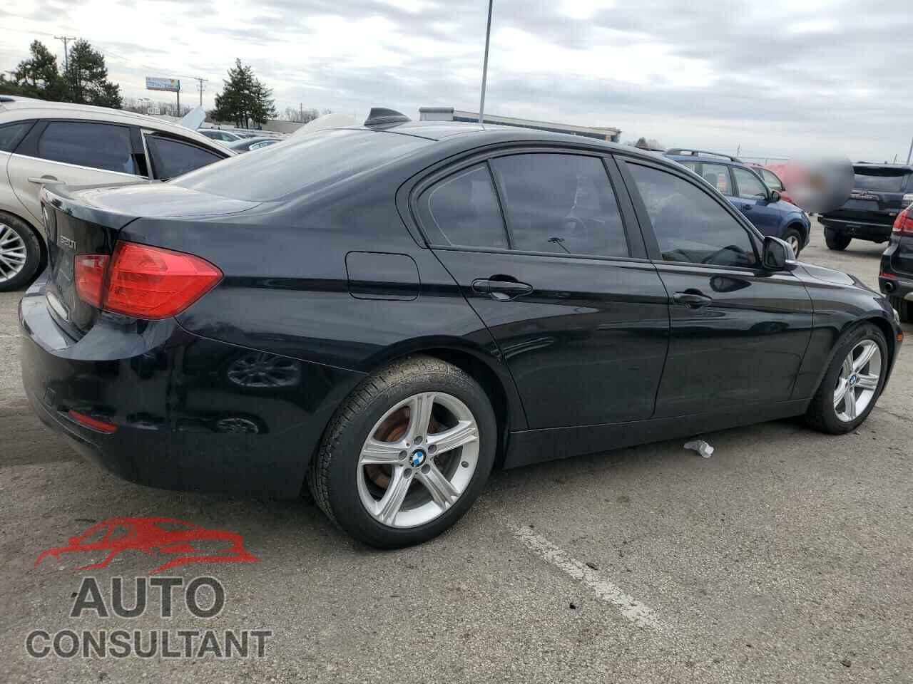 BMW 3 SERIES 2013 - WBA3C3C57DF982462