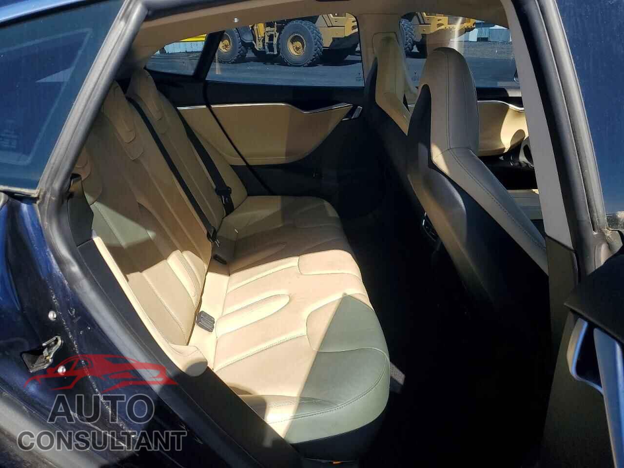 TESLA MODEL S 2014 - 5YJSA1S13EFP51202