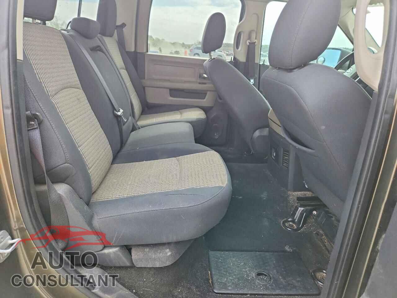 DODGE RAM 1500 2012 - 1C6RD7LT5CS188136