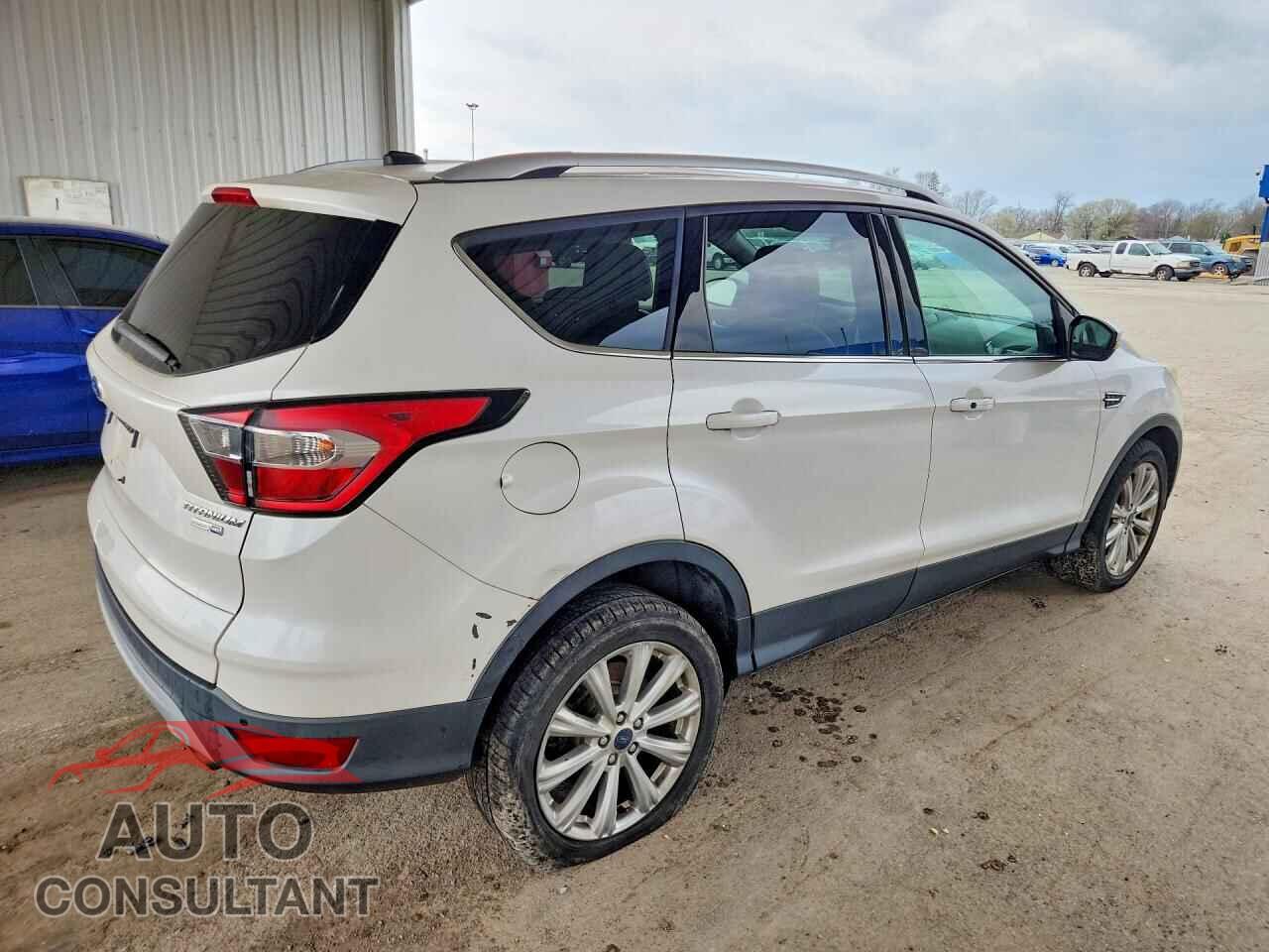 FORD ESCAPE 2017 - 1FMCU9J90HUD86681