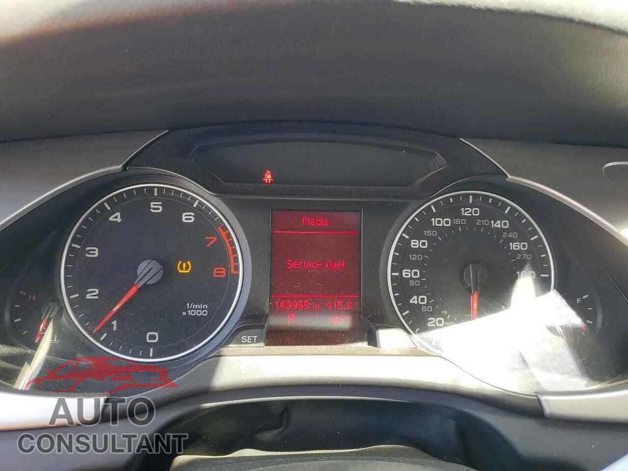 AUDI A4 2012 - WAUBFAFL8CA037033