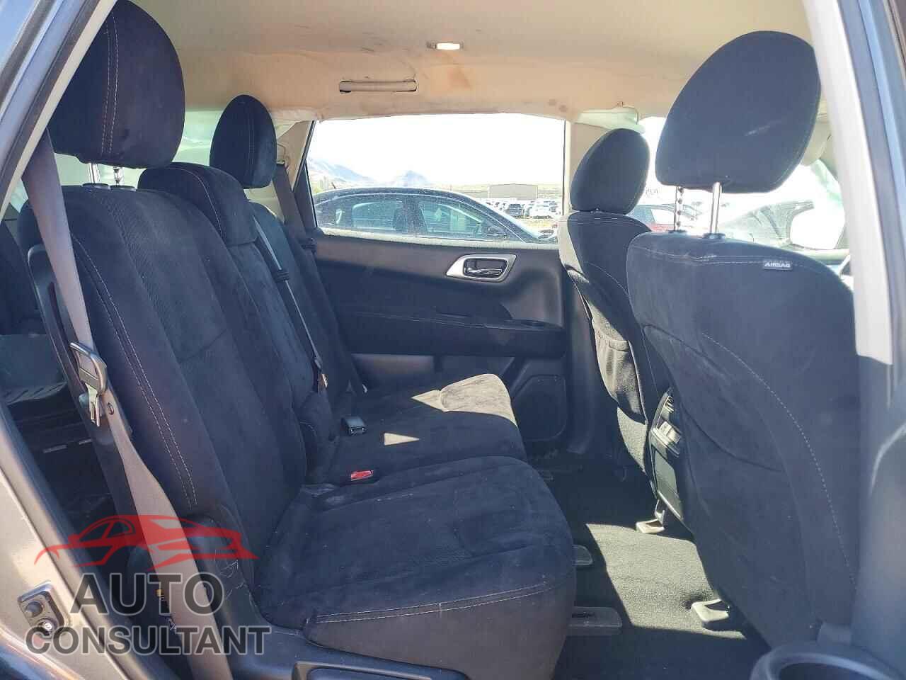 NISSAN PATHFINDER 2015 - 5N1AR2MM7FC641894