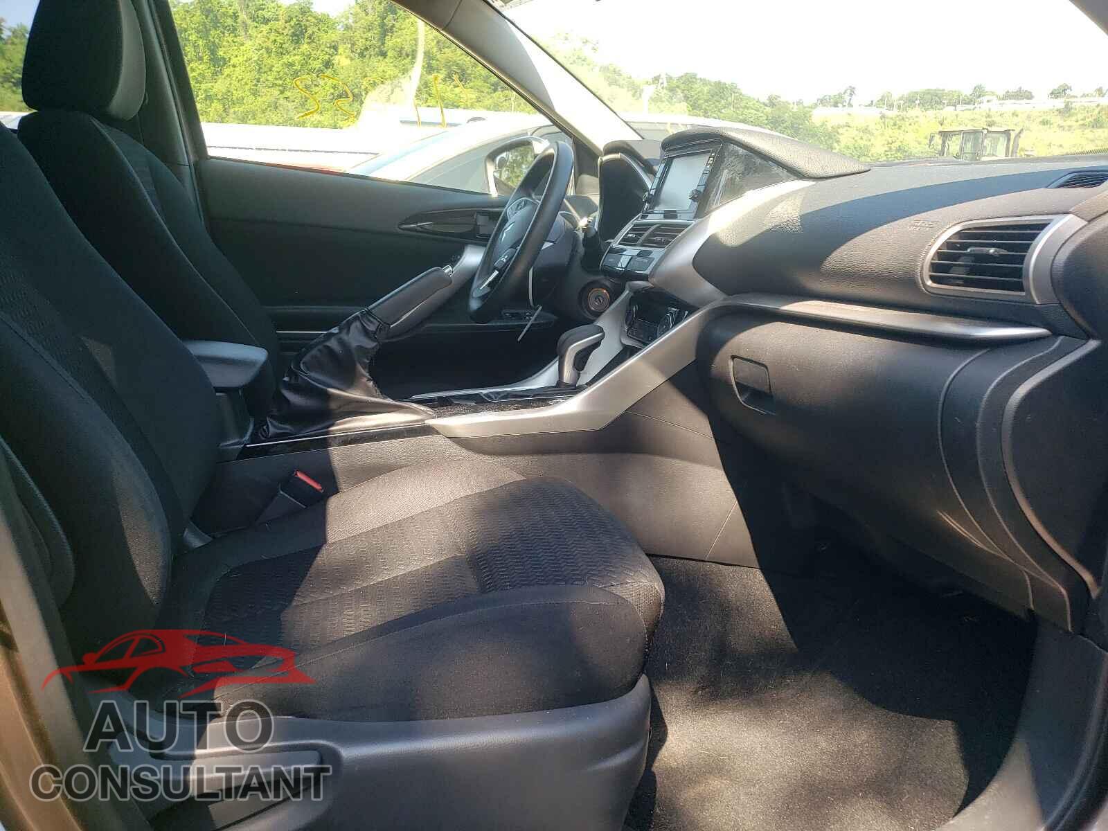 MITSUBISHI ECLIPSE 2018 - JA4AT3AA2JZ049051