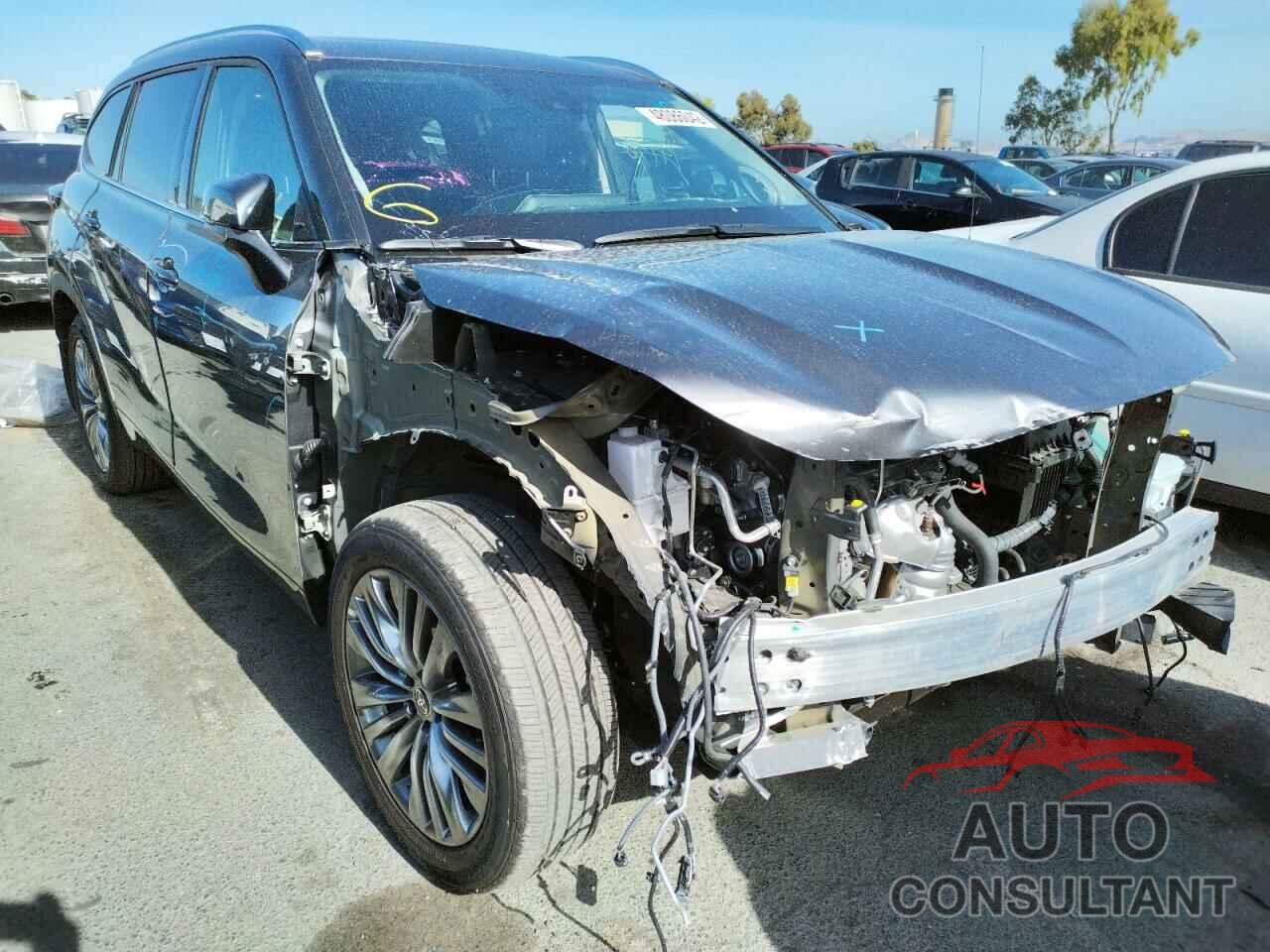 TOYOTA HIGHLANDER 2022 - 5TDFZRBH0NS173349