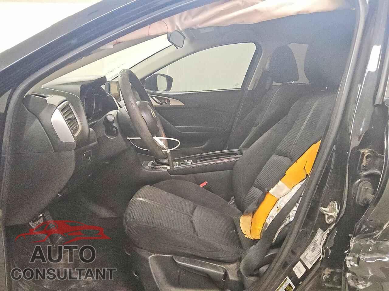 MAZDA 3 2018 - 3MZBN1U70JM206034