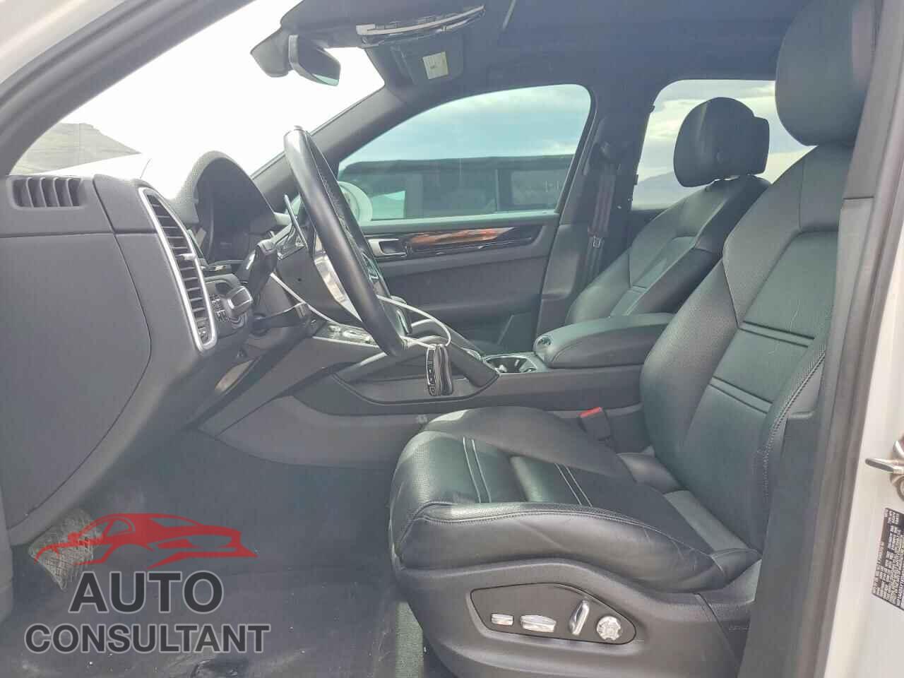 PORSCHE CAYENNE 2019 - WP1AA2AY1KDA06059