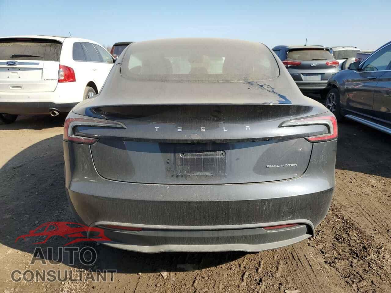 TESLA MODEL 3 2024 - 5YJ3E1EB4RF793879