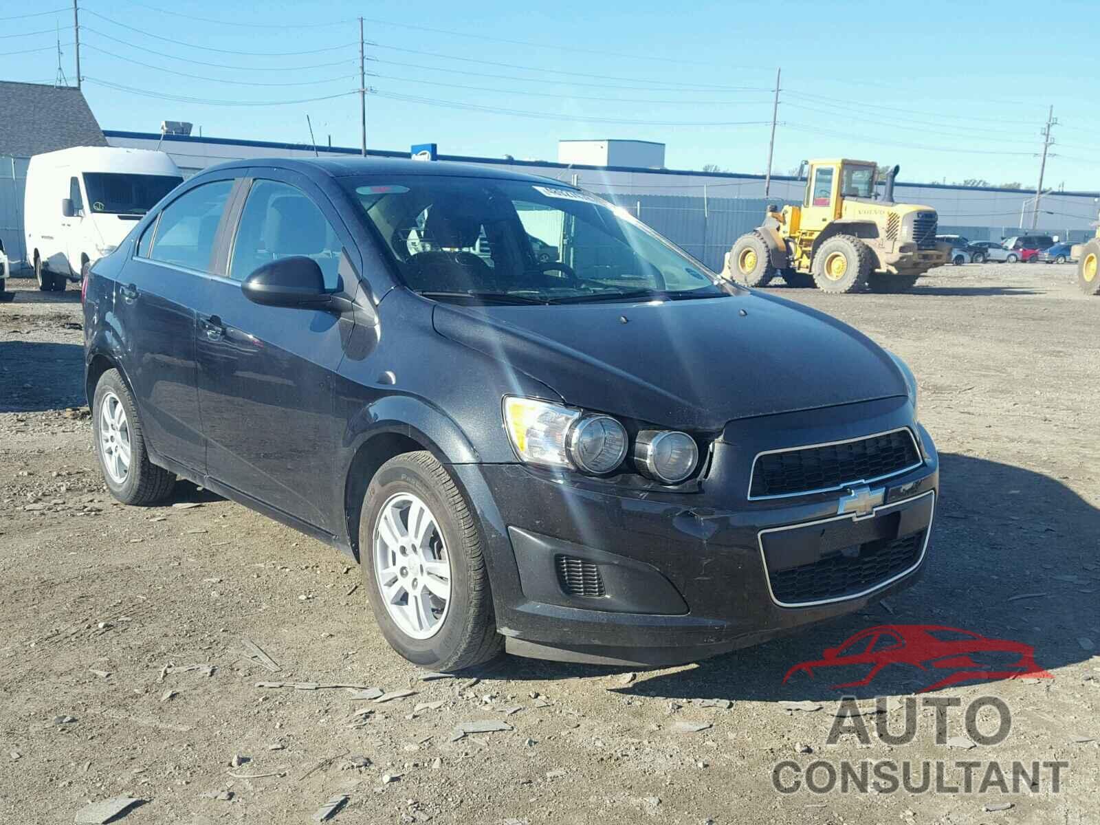 CHEVROLET SONIC 2015 - 1G1JC5SH0F4128048