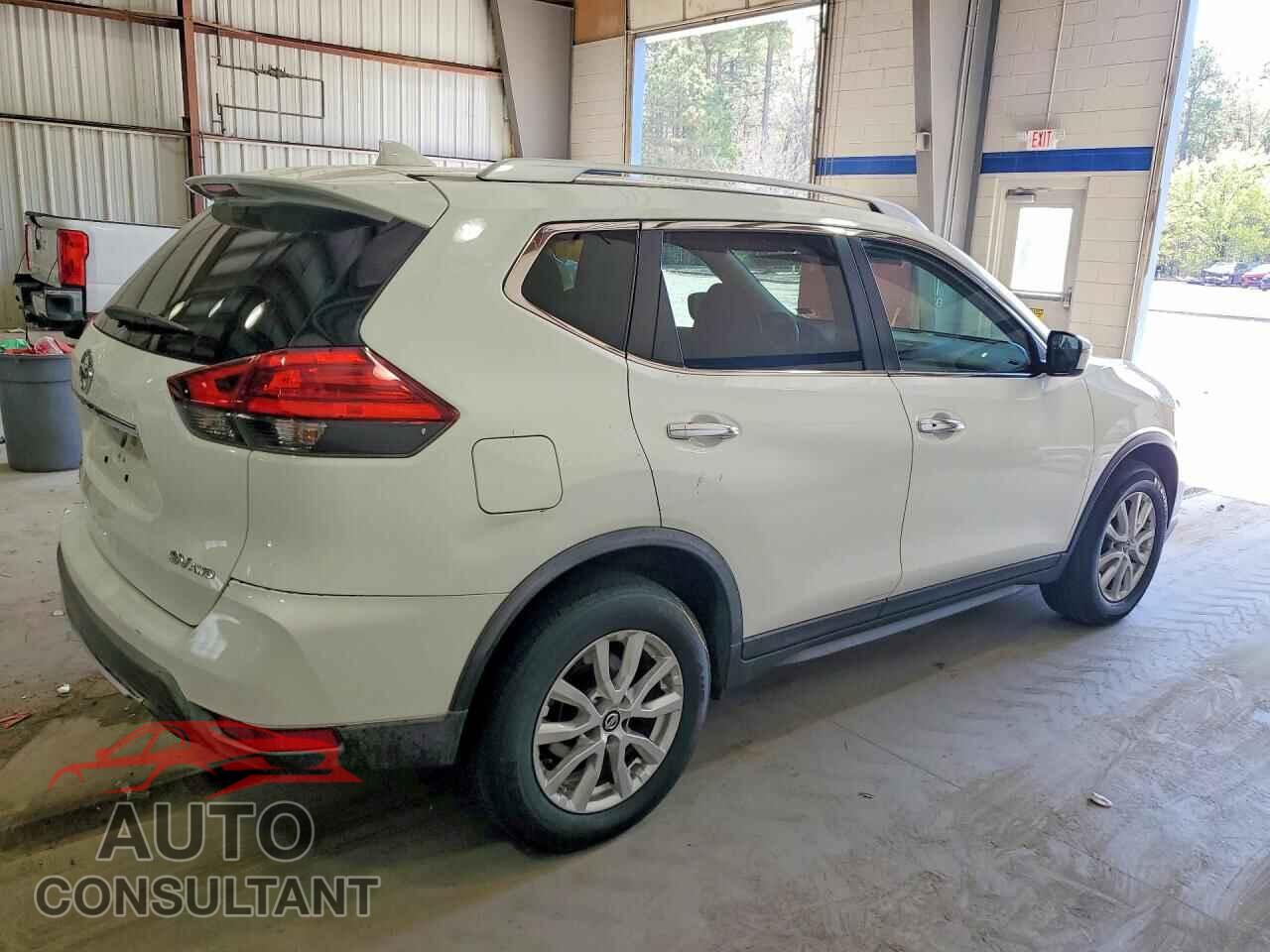 NISSAN ROGUE 2017 - KNMAT2MV7HP582985