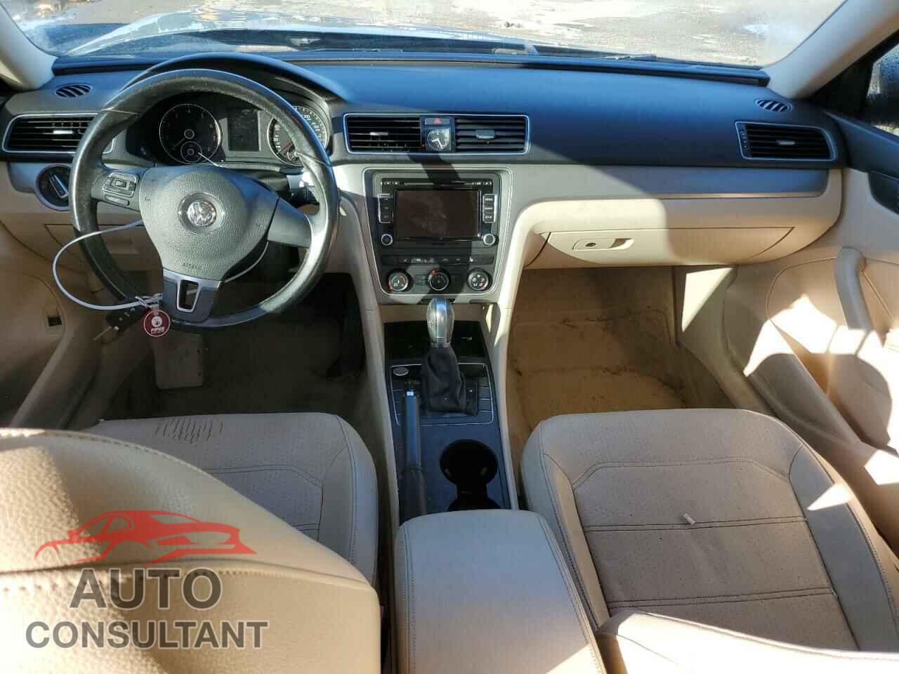 VOLKSWAGEN PASSAT 2015 - 1VWAS7A34FC110702